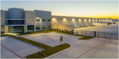 Commercial Space / Warehouse & Retail Showroom - for Rent